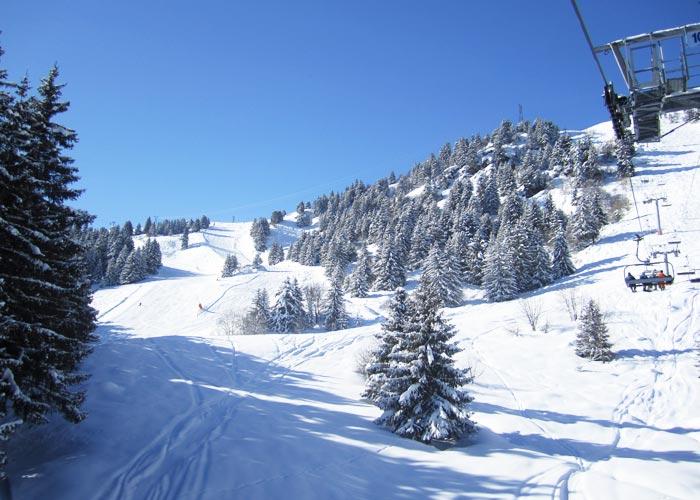 Meribel-Tougnete-Mountain-In-Morning-Sunshine-9am