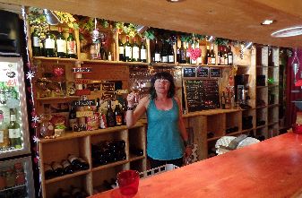 Meribel Bars Pubs Nightclubs - Saint Amour Wne Bar