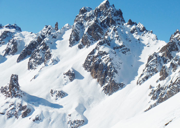 The-Last-Couloir-Extreme-Skiing