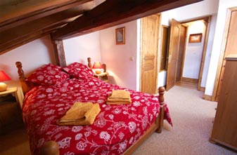 The double bedroom in Chalet Piton