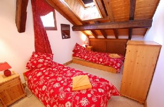 Meribel Chandon Apartments - Twin bedroom