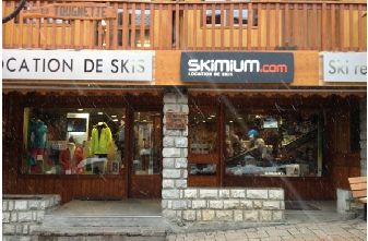 - Precision snowboard shop Town centre