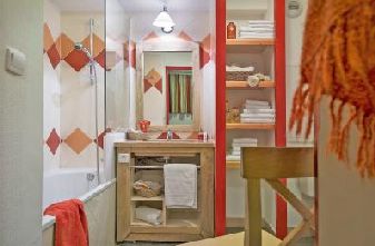 Studio - Bathroom