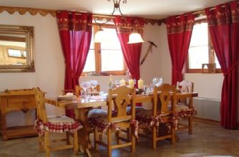 Champetre apartment dining room