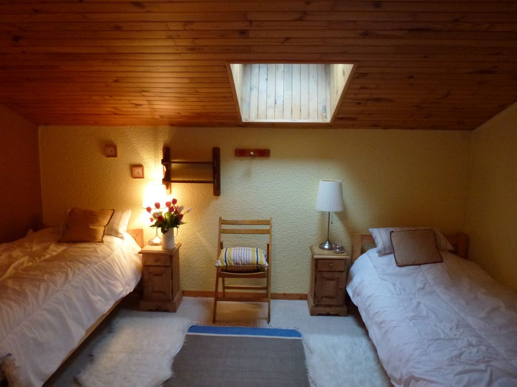 ARPASSON 58 TWIN BEDROOM