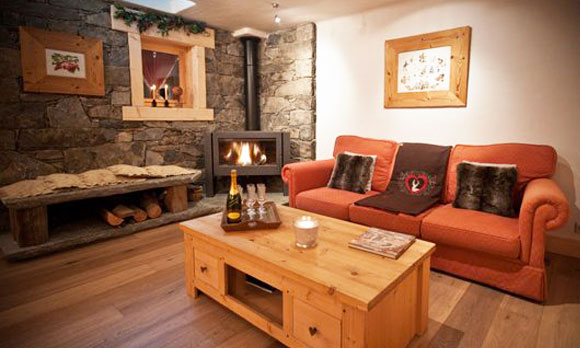 Chalet-Des-neiges-lounge-4-bedrooms-catered