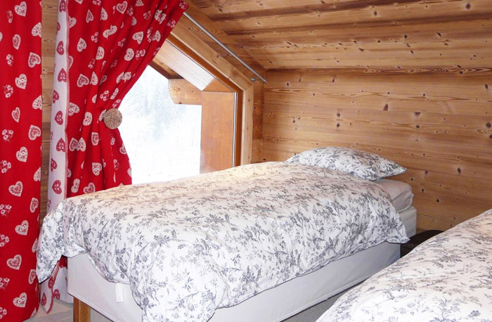 Chalet-Sardonnere-Twin-bedroom