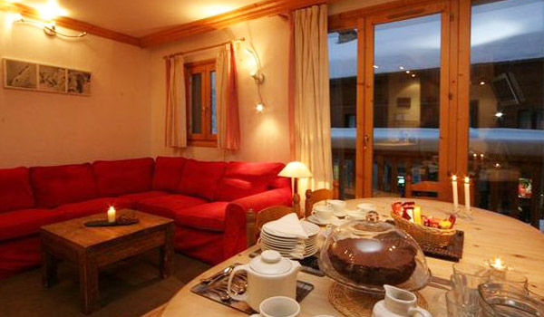 Meribel-Chalet-snowbell-3-bedrooms-catered