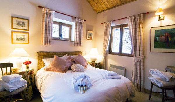 chalet-Bambis-4-bedrooms-bedroom-meribel