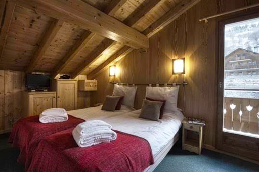 chalet-brenettes-meribel-centre-bedroom2