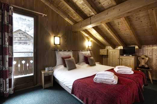 chalet-brenettes-meribel-centre-bedroom4