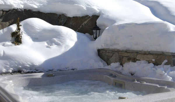 chalet-brioche-hot-tub