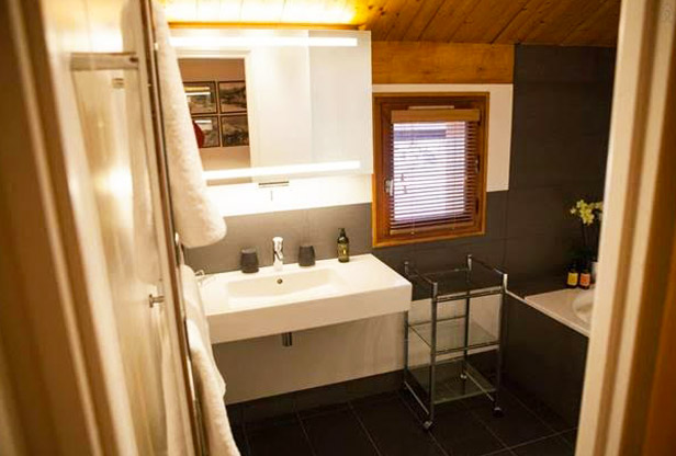 chalet-le-yeti-bathroom