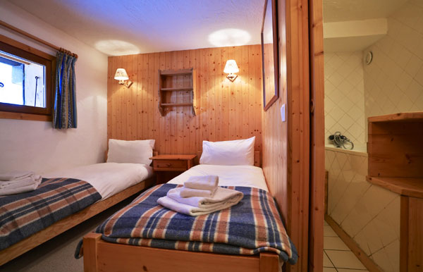 chalet-Gaillard-bedroom2