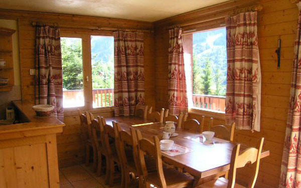 chalet-Motel-dining-room