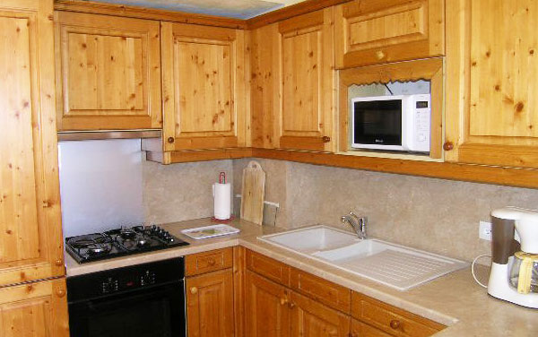 chalet-Motel-kitchen