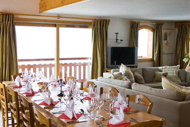 chalet-Nant-De-Morel-dining