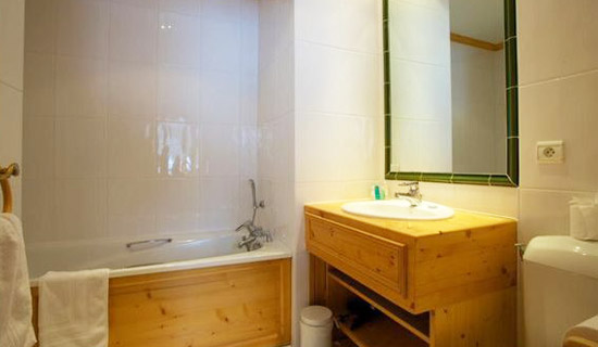 chalet-Quatre-Meules-bathroom