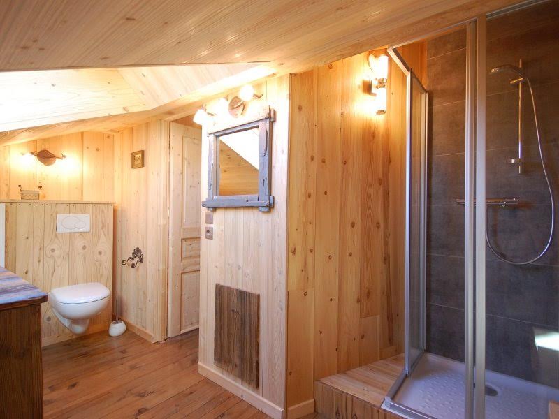 chalet-anastasia-shower