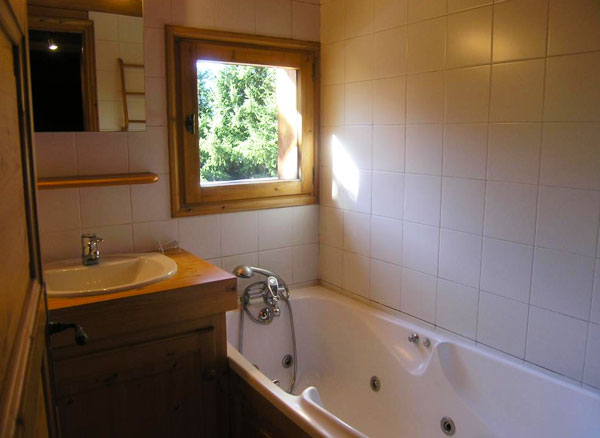 chalet-bonmartin-bathroom2