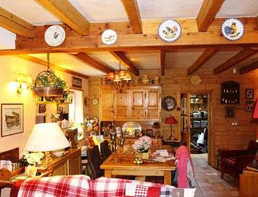 chalet-chez-la-comtesse-dining