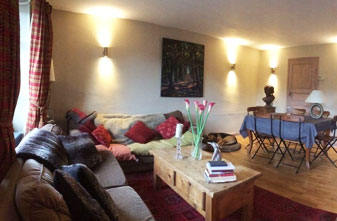 chalet-clair-du-lune-lounge-small chalet-clair-du-lune-lounge-small