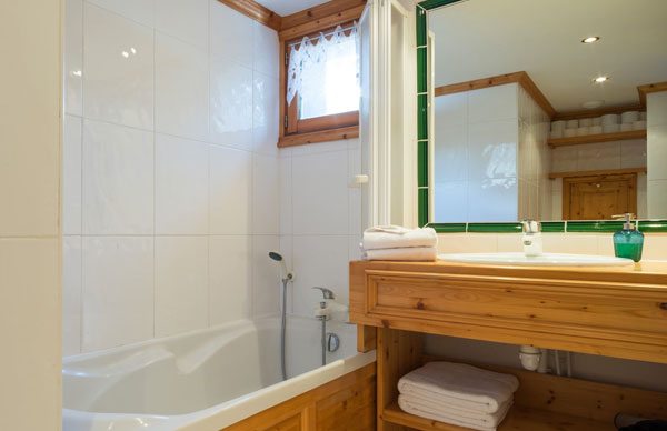 chalet-du-pont-bathroom