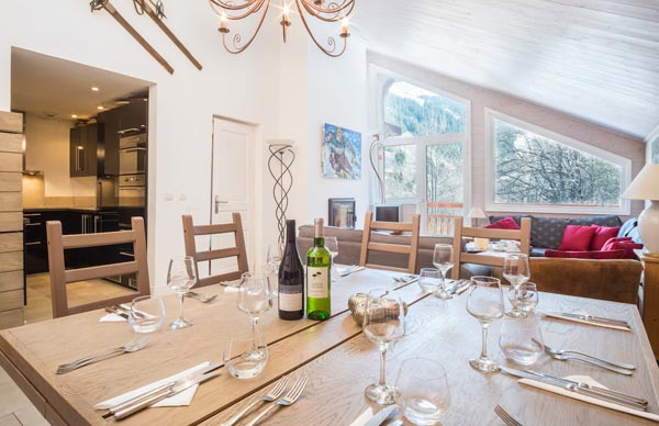 chalet-du-pont-dining-room