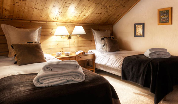 chalet-epena-twin-bedroom