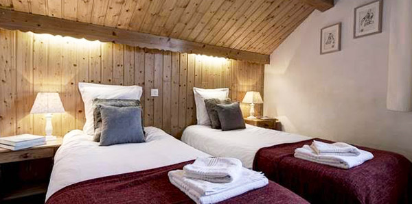 chalet-etoile-meribel-village-twin-bedroom