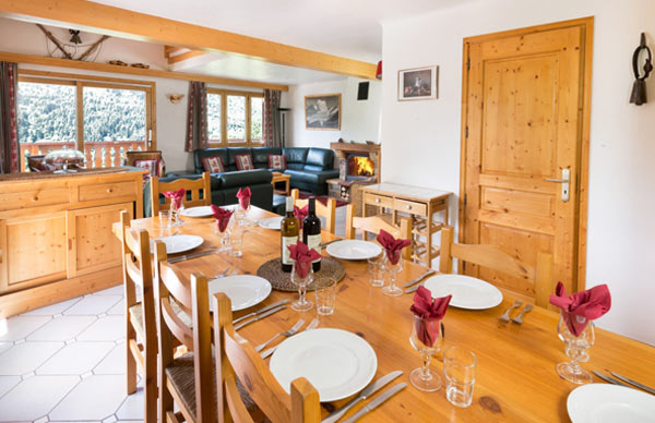 chalet-evergreen-dining