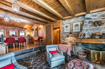 chalet-grizzly-lounge-small
