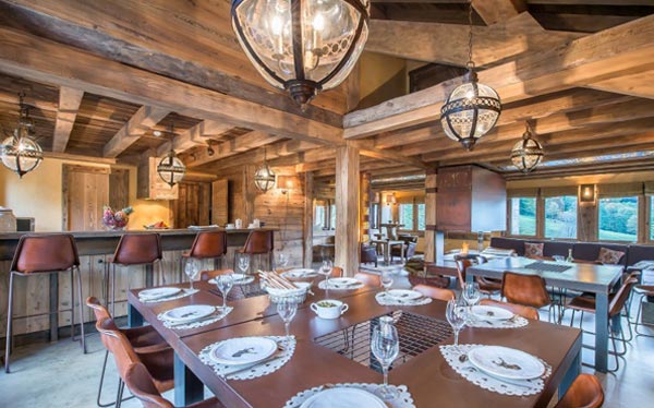 chalet-lecume-des-neiges-dining