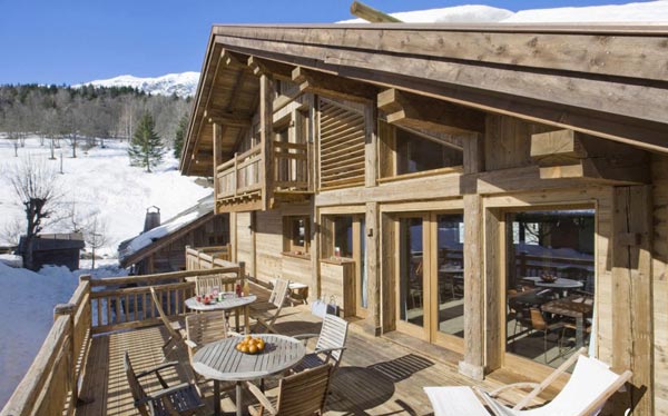 chalet-lecume-des-neiges-outside