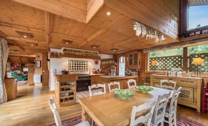 chalet-les-solans-dining