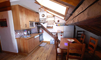 chalet-piton-kitchen