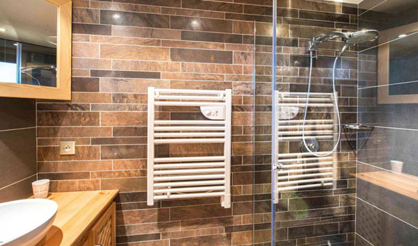 chalet-relais-shower