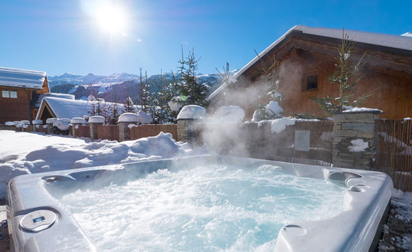 chalet-zebra-hot-tub