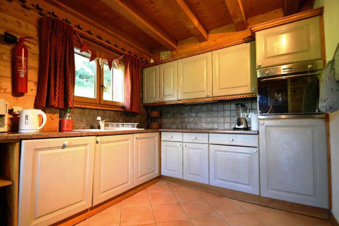 Chalet-Jardin-Sauvage-kitchen