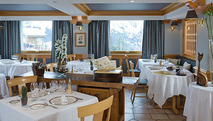 Hotel-LOree-du-Bois-dining