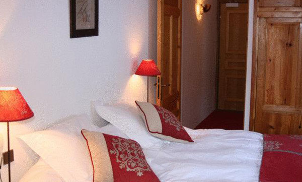 Hotel-Lac-Blue-bedroom5