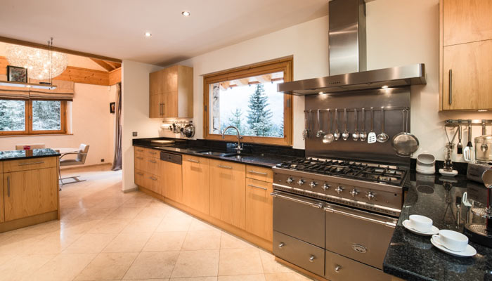 chalet-Dou-des-branches-kitchen