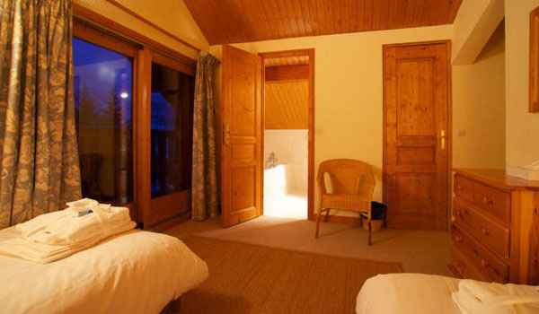 chalet-Veronica-twin-bedroom4