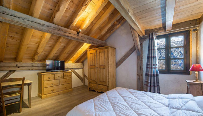 chalet-plaigny-bedroom