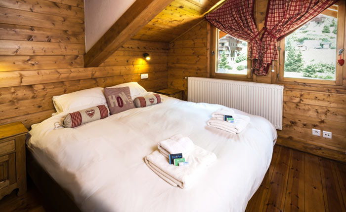 chalet-snowdrop-double-bedroom