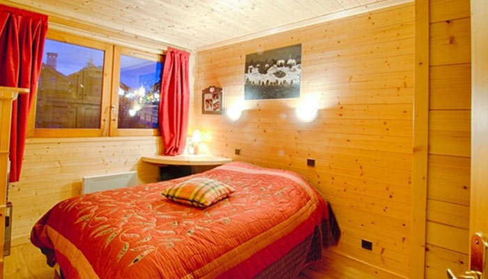 les-brimbelles-3-bedrooms-bedroom