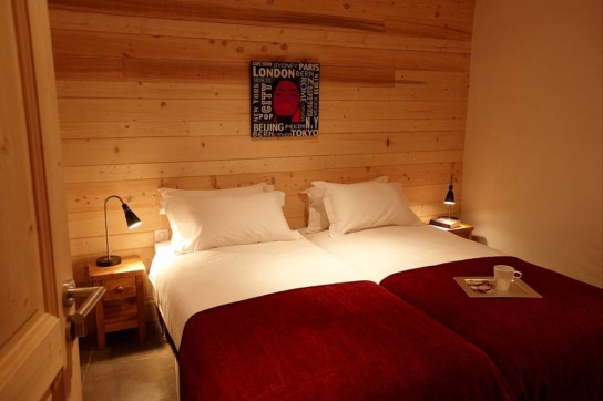 chalet croquette twin bedroom